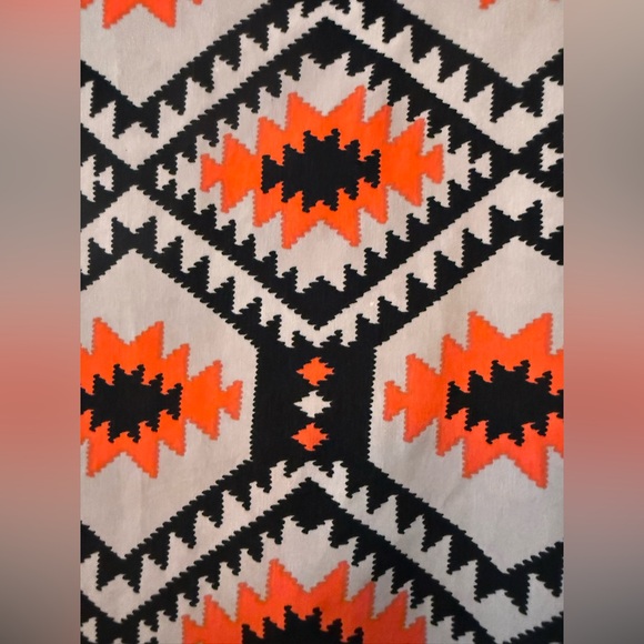 Moa Moa Top Geometric Small Pink Orange Satin - Picture 3 of 5